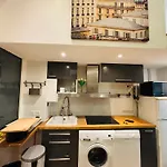 アパート Cozy Loft Near The Marais District パリ